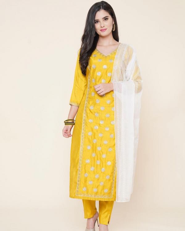 Riyana Vol 24 Exclusive Silk Kurti With Bottom Dupatta Collection