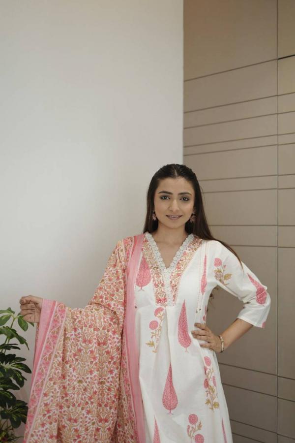 Tanyaa P 281 Cotton Printed Stylish Kurti Bottom With Dupatta
