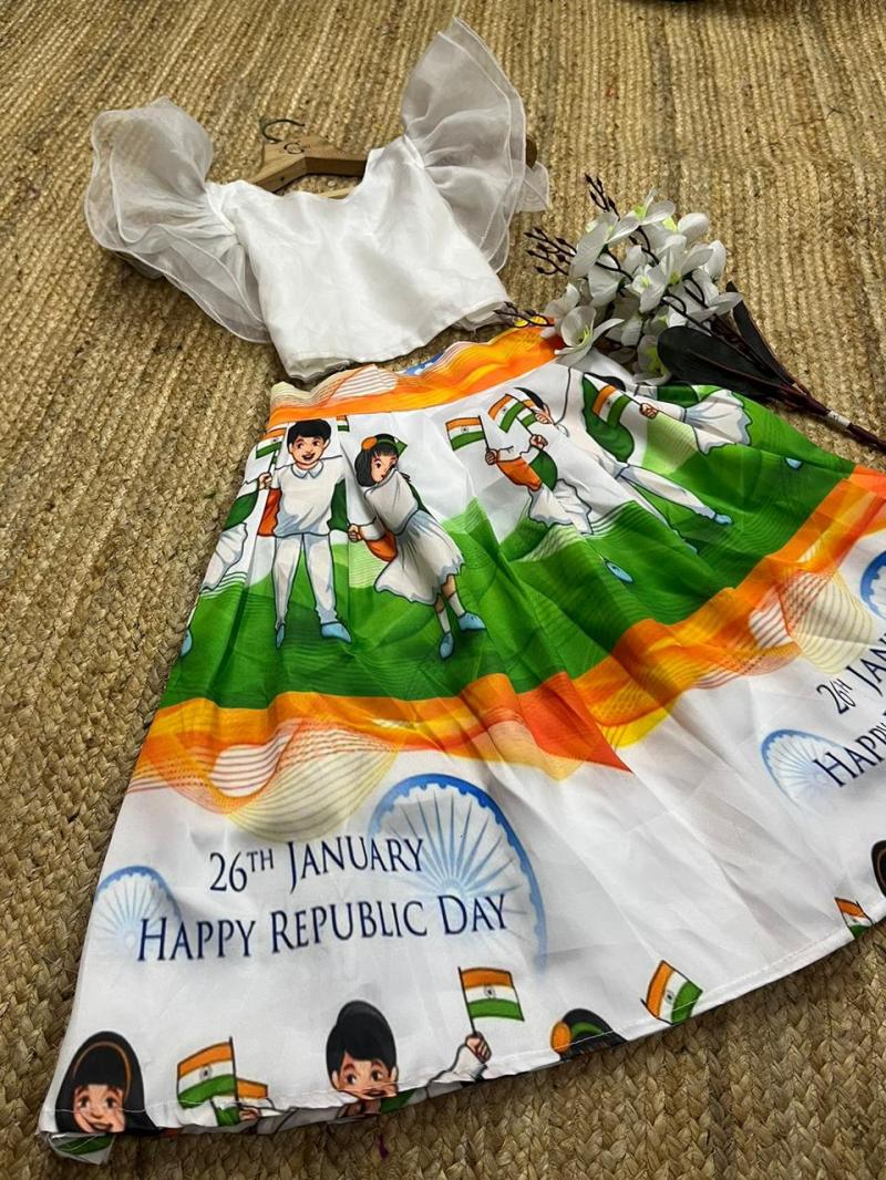 Republic Day 2024: Dress In All White Attire Like Bollywood Celebrities  |SEE PICS