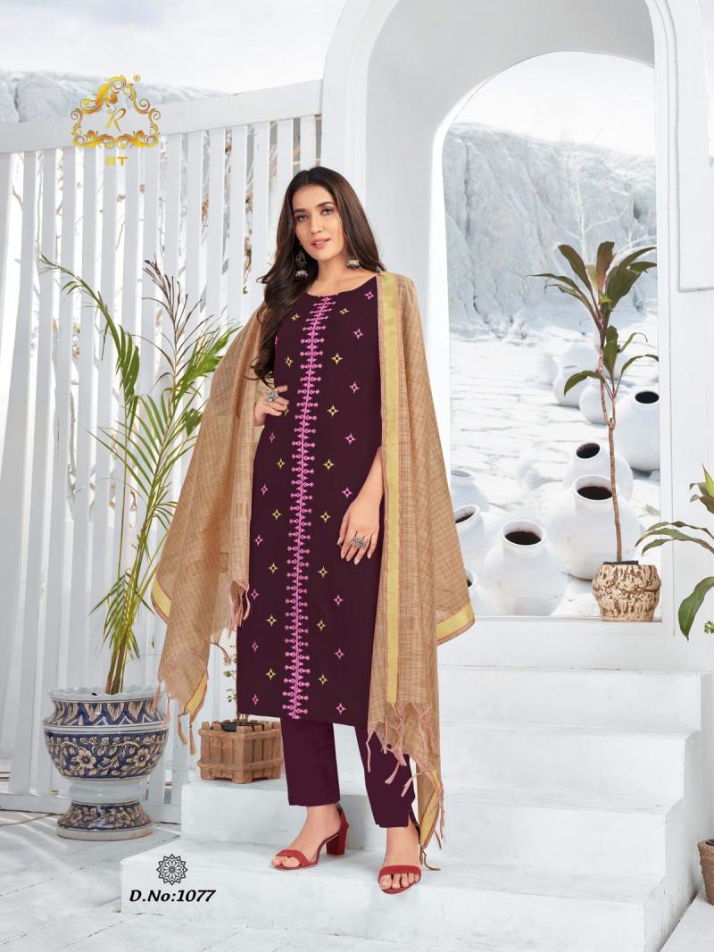 Wear plain kurti and pants with banarsi silk dupatta for a simple yet  elegant look this festive… | Diwali outfits, Kurti designs party wear,  Indian designer outfits